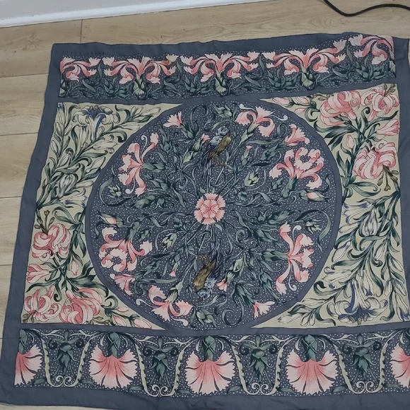 Perry Ellis Navy and Pink Scarf 100% Wool - Picture 1 of 6